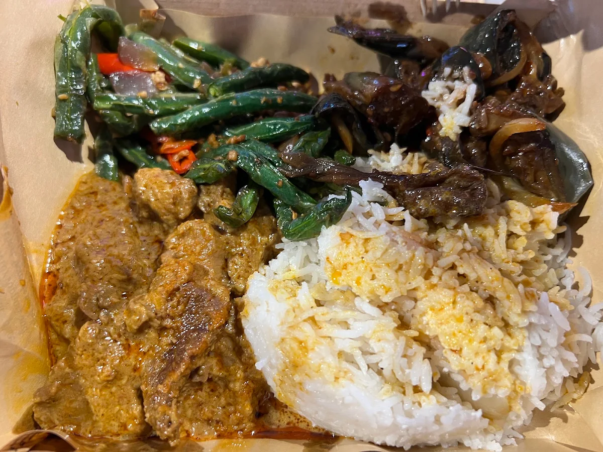 仁當牛肉椰漿飯, Satay Boss 老椰子